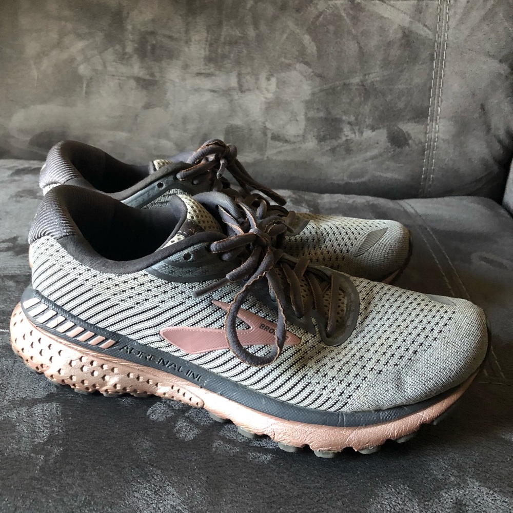 Brooks Adrenaline GTS 20 size 8.5
